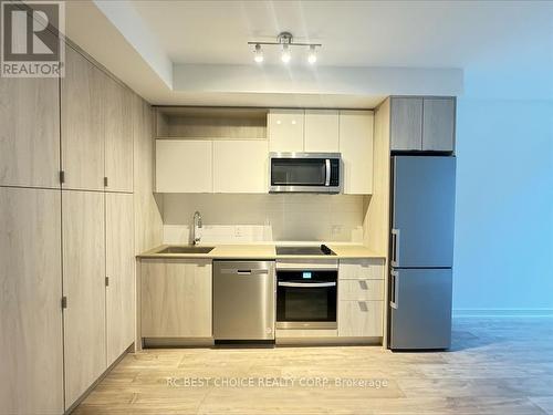 410 E - 70 Princess Street, Toronto, ON - Indoor Photo Showing Kitchen