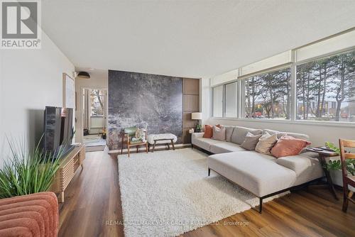 103 - 715 Don Mills Road, Toronto, ON - Indoor Photo Showing Living Room