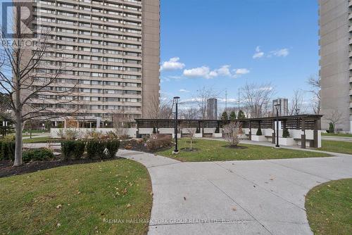 103 - 715 Don Mills Road, Toronto, ON - Outdoor
