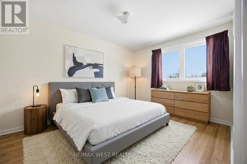 7350 Bendigo Circle, Mississauga, ON - Indoor Photo Showing Bedroom