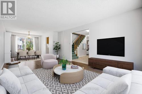 7350 Bendigo Circle, Mississauga, ON - Indoor Photo Showing Living Room