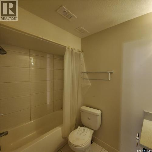 28 1703 Patrick Crescent, Saskatoon, SK - Indoor Photo Showing Bathroom