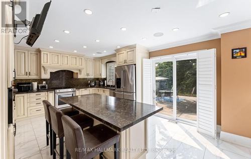 287 Andy Crescent, Vaughan, ON - Indoor Photo Showing Kitchen