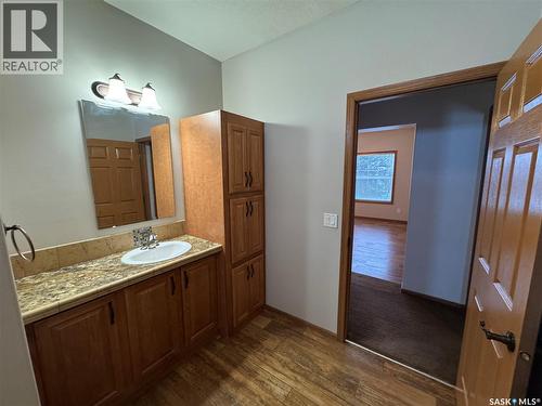 528 Duke Street, Imperial, SK - Indoor Photo Showing Bathroom