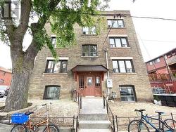 3 - 555 PALMERSTON AVENUE  Toronto, ON M6G 2P6