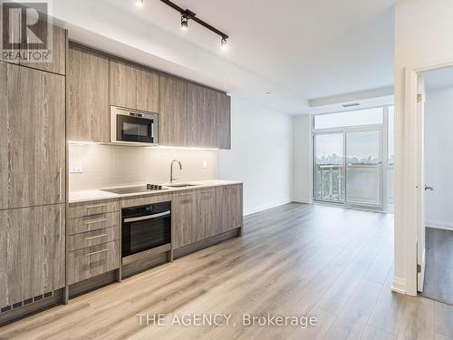 901 - 286 Main Street, Toronto, ON - Indoor Photo Showing Kitchen
