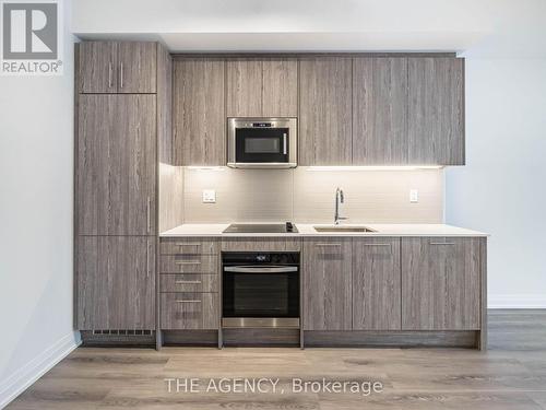 901 - 286 Main Street, Toronto, ON - Indoor Photo Showing Kitchen