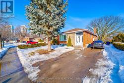 42 ASPENDALE DRIVE  Toronto, ON M1P 4J6