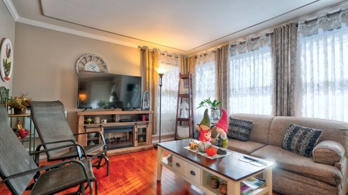 Salon - 1395 8E Avenue, Saint-Georges, QC - Indoor Photo Showing Living Room