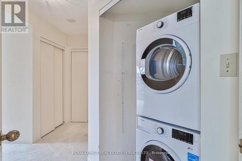 611 - 2269 Lake Shore Boulevard W, Toronto, ON - Indoor Photo Showing Laundry Room