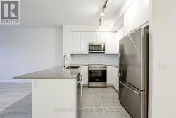 2103 - 3260 SHEPPARD AVENUE E  Toronto, ON M1T 3K3