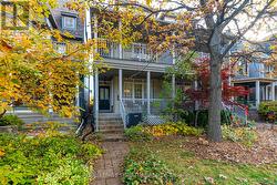 89 WINNERS CIRCLE  Toronto, ON M4L 3Y7