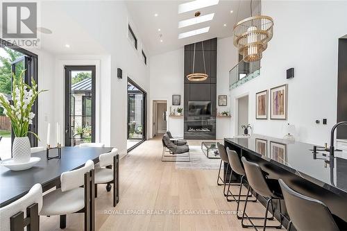234 Walby Drive, Oakville, ON - Indoor Photo Showing Dining Room