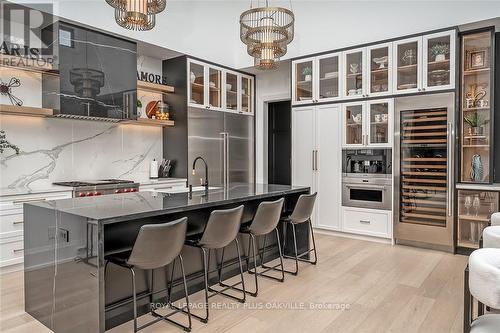 234 Walby Drive, Oakville, ON - Indoor Photo Showing Dining Room