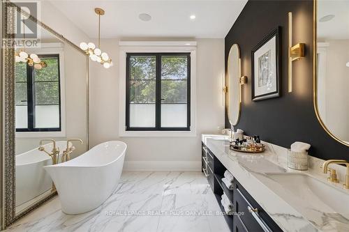 234 Walby Drive, Oakville, ON - Indoor Photo Showing Bathroom