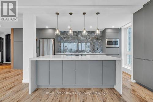 511 - 19 Woodlawn Road E, Guelph (Riverside Park), ON - Indoor Photo Showing Kitchen With Upgraded Kitchen