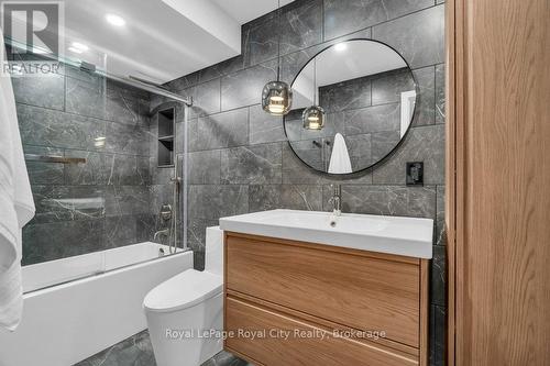 511 - 19 Woodlawn Road E, Guelph (Riverside Park), ON - Indoor Photo Showing Bathroom