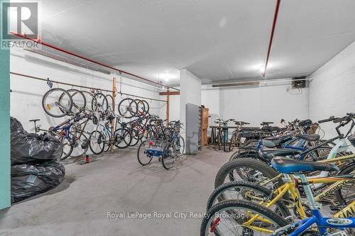 511 - 19 Woodlawn Road E, Guelph (Riverside Park), ON - Indoor Photo Showing Garage