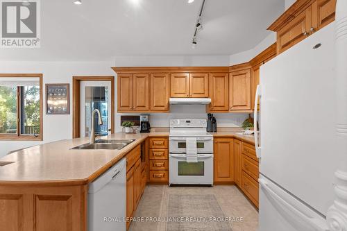 995 Auden Park Drive, Kingston (City Southwest), ON - Indoor Photo Showing Kitchen