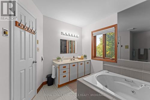995 Auden Park Drive, Kingston (City Southwest), ON - Indoor Photo Showing Bathroom