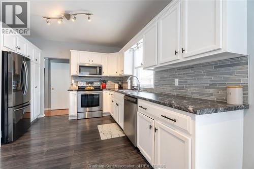 29006 Sharrow Road, Wabash, ON - Indoor Photo Showing Kitchen With Upgraded Kitchen