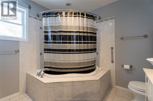 29006 Sharrow Road, Wabash, ON - Indoor Photo Showing Bathroom