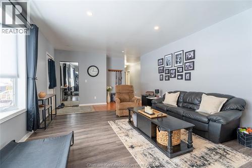 29006 Sharrow Road, Wabash, ON - Indoor Photo Showing Living Room