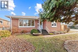 2496 MELDRUM  Windsor, ON N8W 4E8