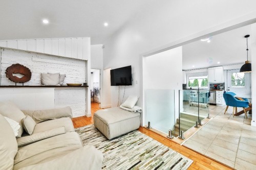 Salon - 25 Ch. De L'Île-De-Mai, Boisbriand, QC - Indoor Photo Showing Living Room