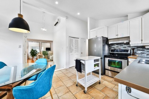 Salle à manger - 25 Ch. De L'Île-De-Mai, Boisbriand, QC - Indoor Photo Showing Kitchen