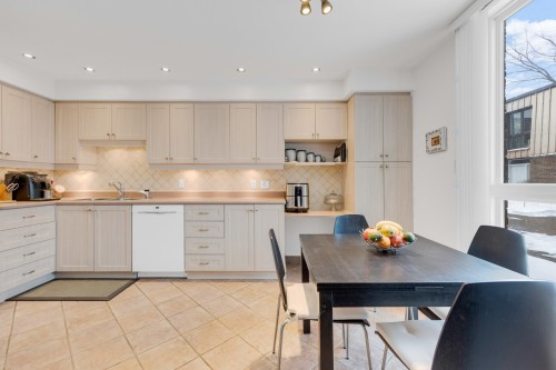 Cuisine - 5627 Ch. Merrimac, Côte-Saint-Luc, QC - Indoor