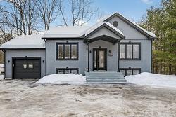 2929 Rue Godard  Sainte-Sophie, QC J5J 2T4