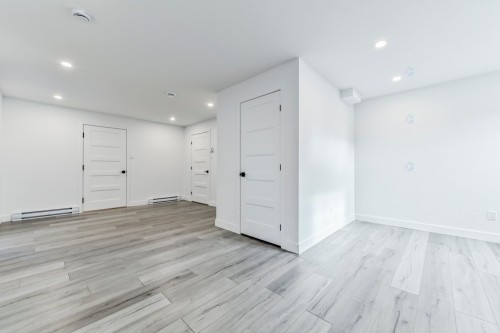 Bathroom - 27 Rue De Bleury, Saint-Jean-Sur-Richelieu, QC - Indoor Photo Showing Bathroom