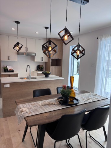 Kitchen - 27 Rue De Bleury, Saint-Jean-Sur-Richelieu, QC - Indoor Photo Showing Kitchen With Upgraded Kitchen
