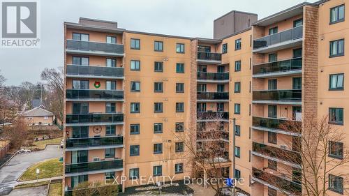 302 - 29 WEST AVENUE  Kitchener, ON N2M 5E4