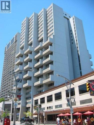380 PELISSIER Unit# 2502  Windsor, ON N9A 6V7