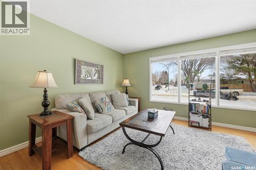 2349 Easthill, Saskatoon, SK - Indoor Photo Showing Living Room