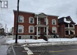 3 - 135 CONCORD STREET S Ottawa, ON K1S 0Z3