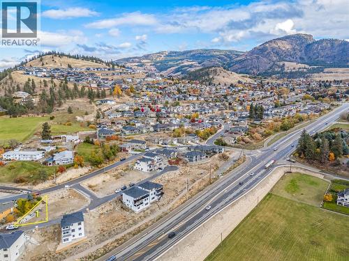 Beautiful, quiet neighbourhood surrounded by custom build homes - 1120 Hume Avenue, Kelowna, BC 