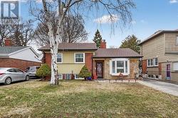 16 VANKIRK ROAD Toronto, ON M1P 1M7