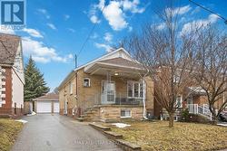 28 HUBERT AVENUE Toronto, ON M1K 1Z8