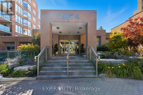 111 - 14924 YONGE STREET  Aurora, ON L4G 6H7