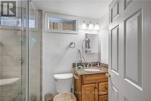 16 Jessica Street, Hamilton, ON - Indoor Photo Showing Bathroom