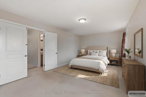 84 Duncairn Crescent, Hamilton, ON - Indoor Photo Showing Bedroom