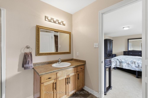 84 Duncairn Crescent, Hamilton, ON - Indoor Photo Showing Bathroom
