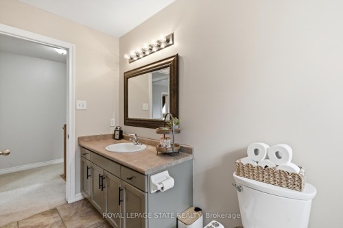 84 Duncairn Crescent, Hamilton, ON - Indoor Photo Showing Bathroom