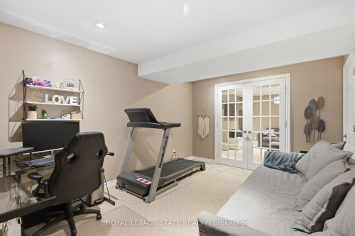84 Duncairn Crescent, Hamilton, ON - Indoor Photo Showing Gym Room