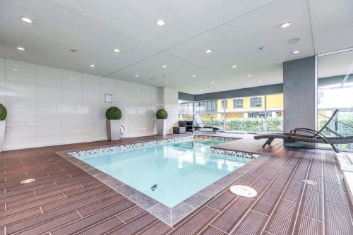 Piscine - 511-1800 Boul. Angrignon, Montréal (Lasalle), QC - Indoor Photo Showing Other Room With In Ground Pool