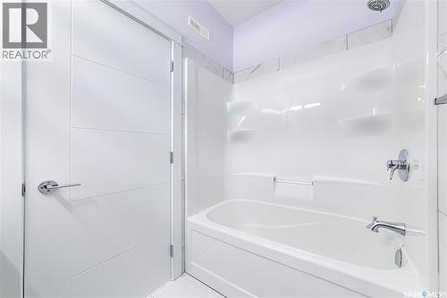 906 Bentley Manor, Saskatoon, SK - Indoor Photo Showing Bathroom