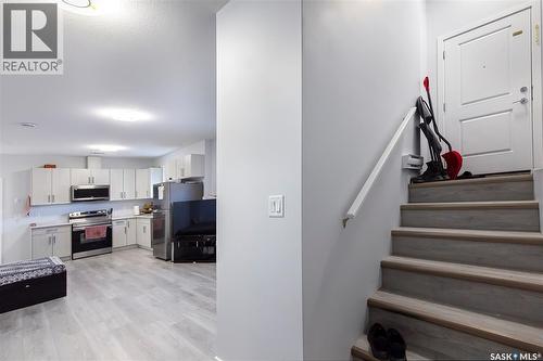 906 Bentley Manor, Saskatoon, SK - Indoor